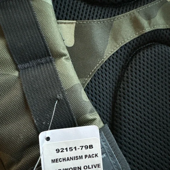 Oakley Mechanism Backpack NWT! Rare! - Picture 4 of 9